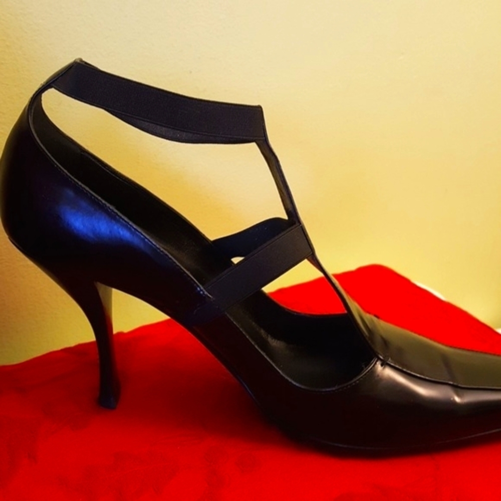 Prada Shoe - Picture 2 of 5